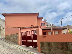 Pink House - Ponte de D. Luís